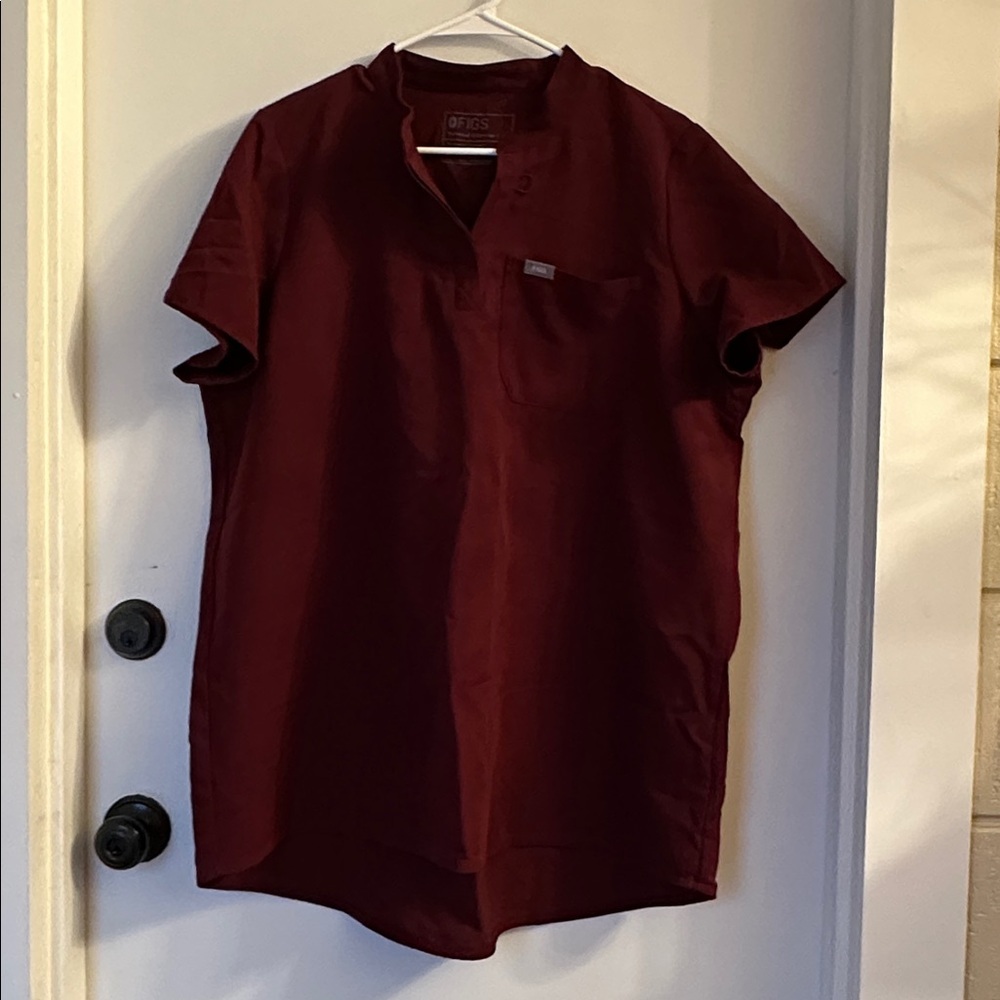 Figs Technical Collection Labor & Delivery Maternity Scrub Top large burgundy